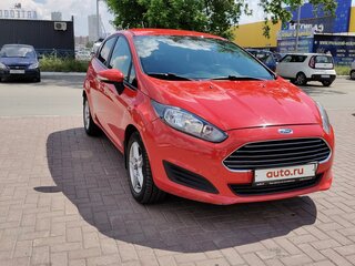 2016 Ford Fiesta Mk6 Рестайлинг, красный, 900000 рублей, вид 2