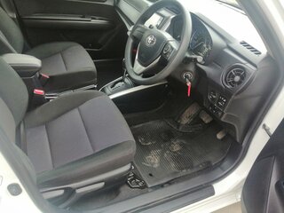2018 Toyota Corolla Fielder XI (E160, E170) Рестайлинг 2, белый, 1700000 рублей, вид 3