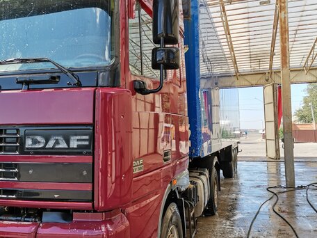 2002 DAF XF 95, красный, 3000000 рублей, вид 4