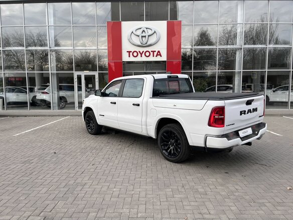 2025 Ram 1500 Crew Cab V Рестайлинг, белый, 10800000 рублей - вид 6