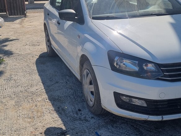 2018 Volkswagen Polo V Рестайлинг, белый, 770000 рублей - вид 2
