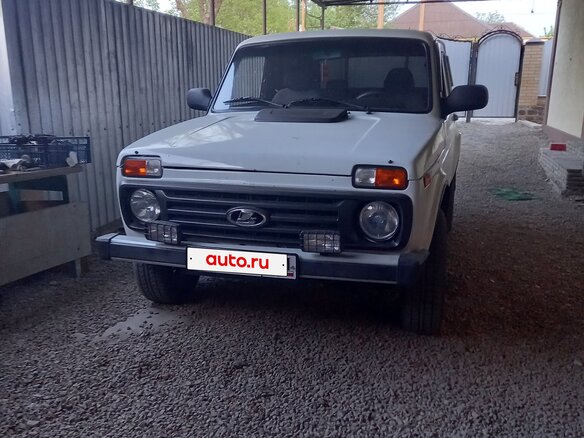 1997 Lada (ВАЗ) 2121 (4x4) I Рестайлинг, белый, 800000 рублей - вид 2