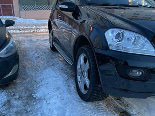2008 Mercedes-Benz M-Класс 320 II (W164), чёрный, 1500000 рублей, вид 2