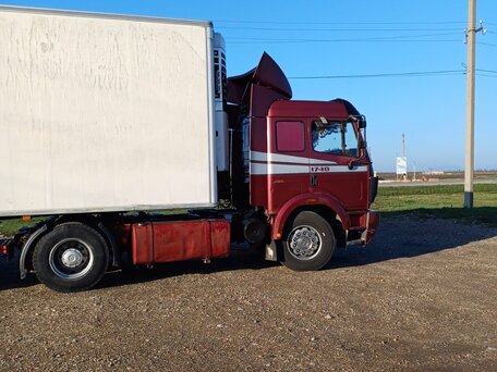 1991 Mercedes-Benz SK, красный, 3500000 рублей, вид 2