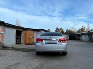 2011 Chevrolet Cruze I, серебристый, 550000 рублей, вид 3