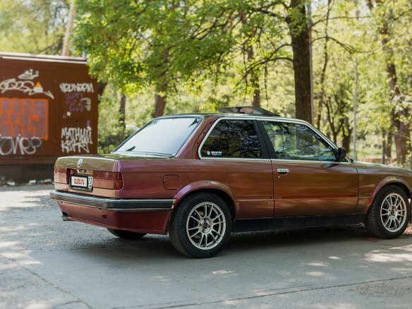 1990 BMW 3 серии 318i II (E30), розовый - вид 12
