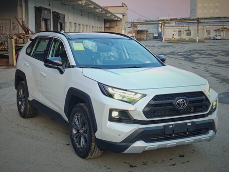 2025 Toyota RAV4 V (XA50), белый, 3900000 рублей, вид 1