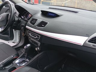 2013 Renault Megane III Рестайлинг, белый, 970000 рублей, вид 3