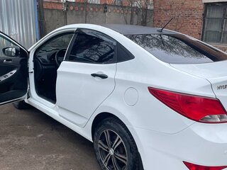 2014 Hyundai Solaris I Рестайлинг, белый, 955000 рублей, вид 3