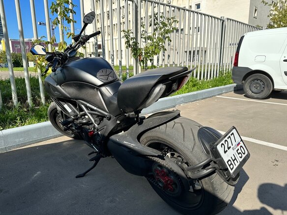 2015 Ducati Diavel Carbon, чёрный, 1200000 рублей
