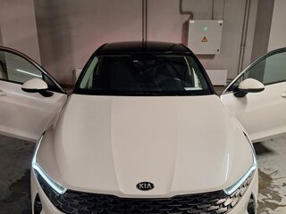 2021 Kia K5 III, белый, 2500000 рублей, вид 3