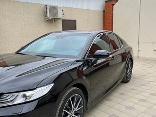 2021 Toyota Camry VIII (XV70) Рестайлинг, чёрный, 3100000 рублей, вид 3
