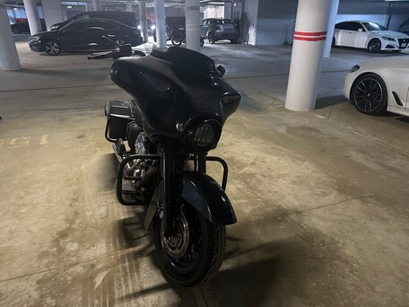 2006 Harley-Davidson Street Glide, серый, 550000 рублей, вид 4