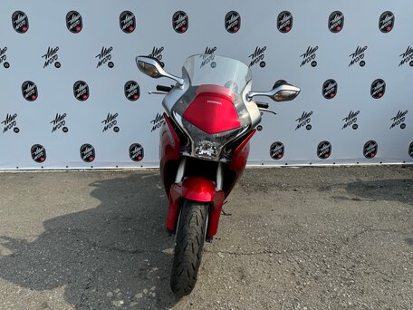 2010 Honda VFR 1200, красный, 780000 рублей, вид 2