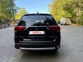 2017 Mitsubishi Outlander III Рестайлинг 2, чёрный, 1690000 рублей - вид 3