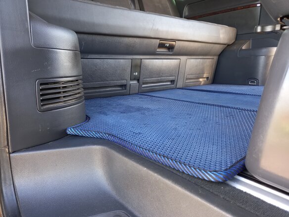 2012 Volkswagen Multivan T5 Рестайлинг, серебристый, 2850000 рублей - вид 11