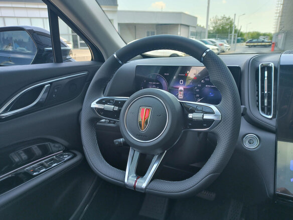 2025 Hongqi HS3, чёрный - вид 13