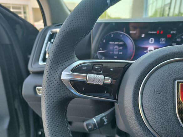 2025 Hongqi HS3, чёрный - вид 14