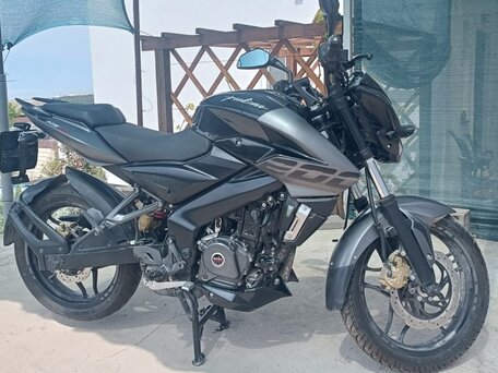 2020 Bajaj Pulsar NS 200, чёрный, 280000 рублей, вид 1