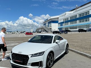 2019 Audi TT 45 TFSI III (8S) Рестайлинг, белый, 4650000 рублей, вид 2