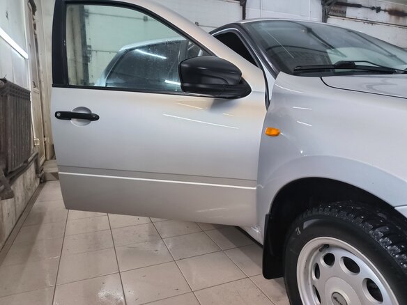 2017 Lada (ВАЗ) Granta I, серебристый, 650000 рублей - вид 15