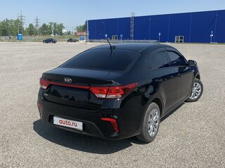 2020 Kia Rio IV, чёрный, 1500000 рублей, вид 3