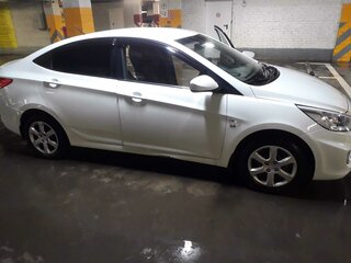 2013 Hyundai Solaris I, белый, 470000 рублей, вид 4