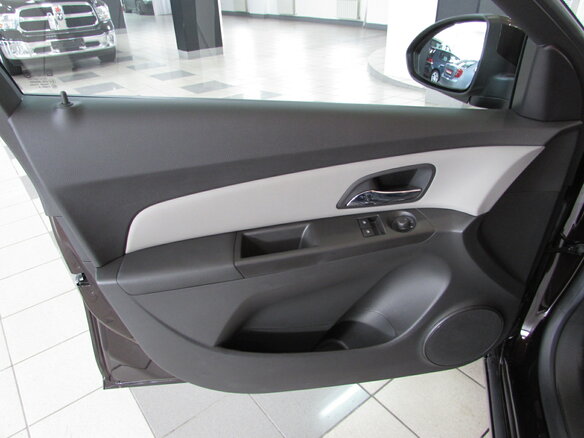 2015 Chevrolet Cruze I Рестайлинг, коричневый - вид 11