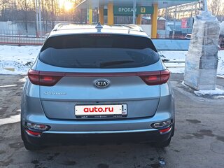 2021 Kia Sportage IV Рестайлинг, серебристый, 2350000 рублей, вид 3