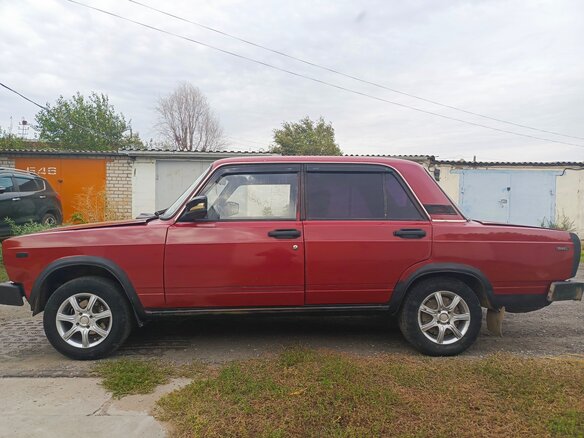 1993 Lada (ВАЗ) 2105, пурпурный, 95000 рублей - вид 3
