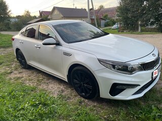 2018 Kia Optima IV Рестайлинг, белый, 1490000 рублей, вид 3