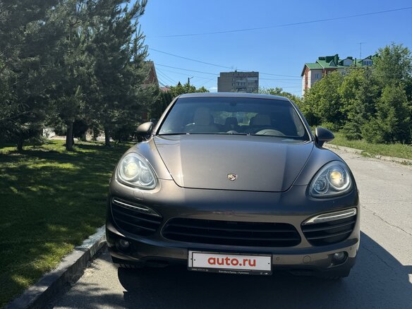 2010 Porsche Cayenne II (958), коричневый, 1900000 рублей