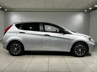 2012 Hyundai Solaris I, серебристый, 677000 рублей, вид 4