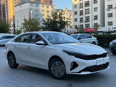 2024 Kia K3 II (China Market) Рестайлинг, белый, 1850777 рублей, вид 3