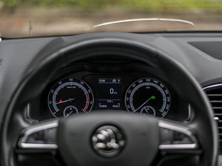 2020 Skoda Karoq I, коричневый, 1933000 рублей, вид 5