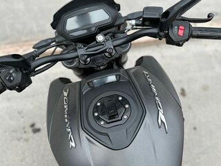 2020 Bajaj Dominar 400, чёрный, 400000 рублей, вид 3