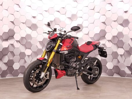 2022 Ducati Monster 937, красный, 890000 рублей, вид 2