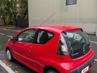 2010 Citroen C1 I Рестайлинг, красный, 349000 рублей, вид 3