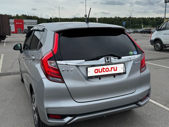 2018 Honda Fit III Рестайлинг, серый, 1350000 рублей - вид 10