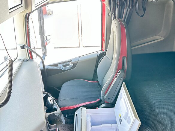 2017 Volvo FH, красный, 11399999 рублей - вид 29