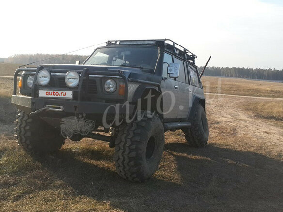 1993 Nissan Patrol IV (Y60), чёрный