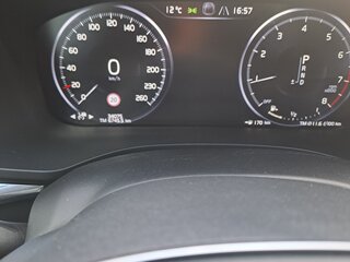 2018 Volvo XC60 II, серебристый, 3500000 рублей, вид 3