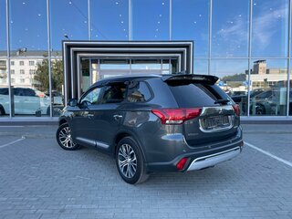 2019 Mitsubishi Outlander III Рестайлинг 3, серый, 2470000 рублей, вид 5