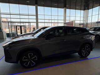 2026 Omoda C5 II, серый, 2779000 рублей, вид 4