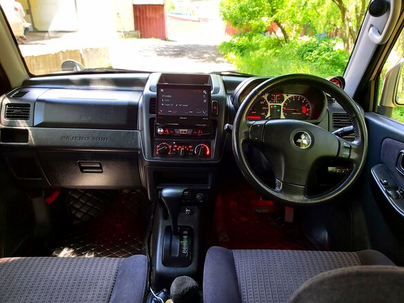 2004 Mitsubishi Pajero Mini II, серебристый - вид 13