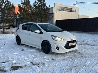 2015 Toyota Aqua I Рестайлинг, белый, 1050000 рублей, вид 1