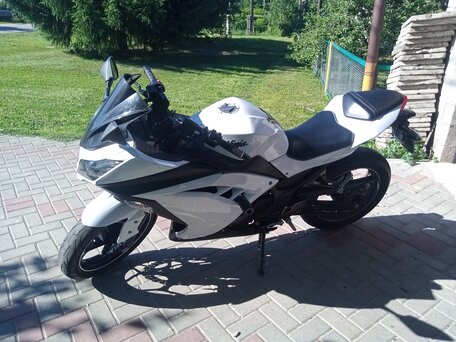 2014 Kawasaki Ninja 300, белый, 420000 рублей, вид 3