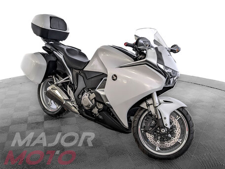 2010 Honda VFR 1200, белый, 899000 рублей, вид 2