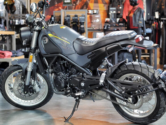 2025 Benelli Leoncino 500 Trail, серый, 538000 рублей - вид 7