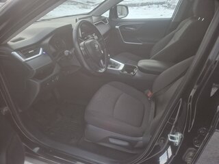2021 Toyota RAV4 V (XA50), чёрный, 4500000 рублей, вид 4